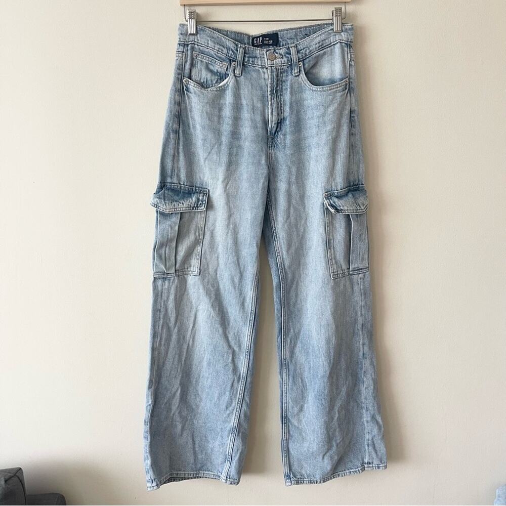 GAP Denim High Rise Wide-Leg Cargo Jeans in Light Blue Women’s size 28